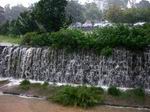 由于市区很多池塘遭到破坏一遇爆雨就成灾